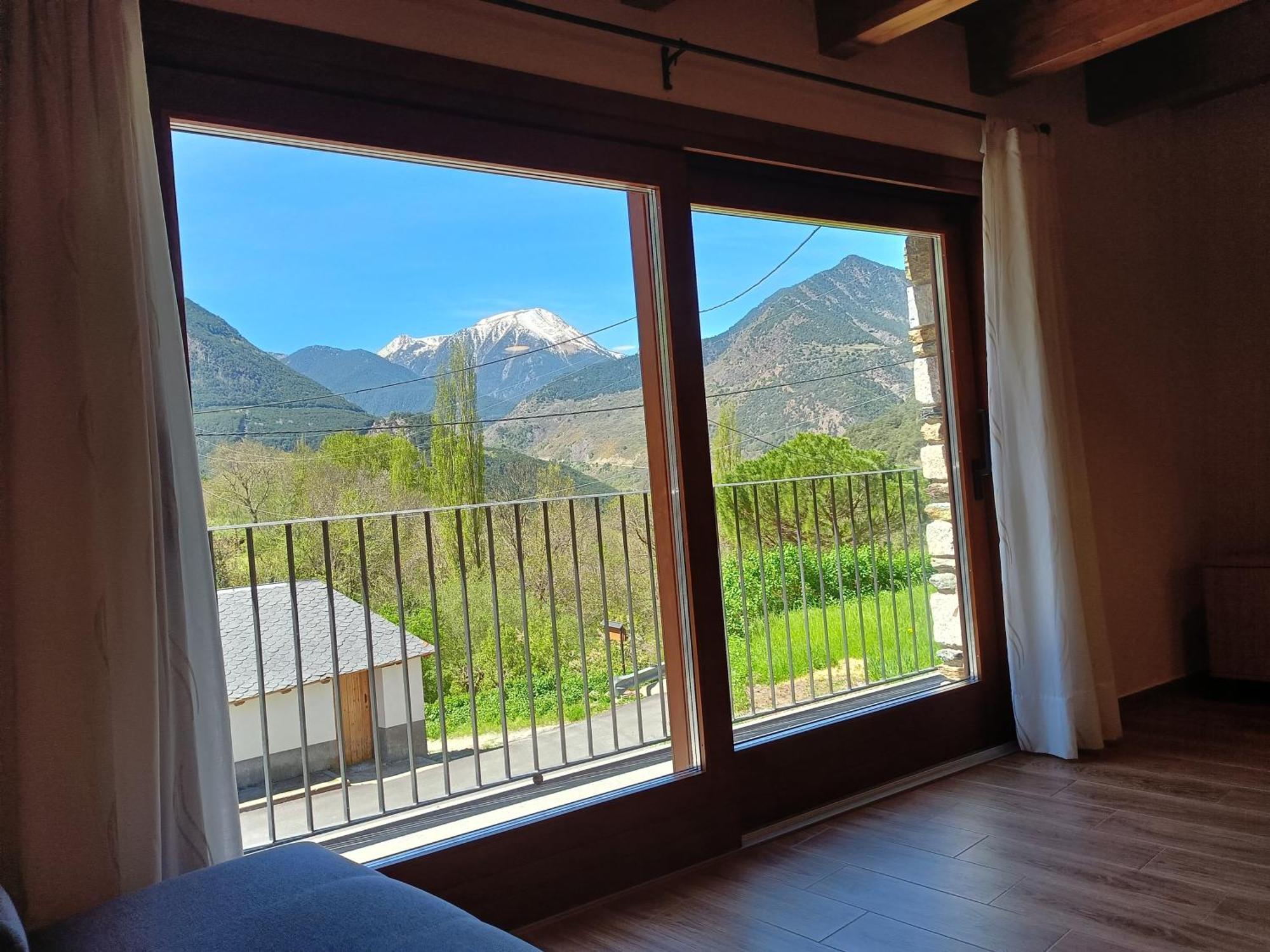 Apartaments Rural Berrós La Guingueta d’Àneu Kültér fotó